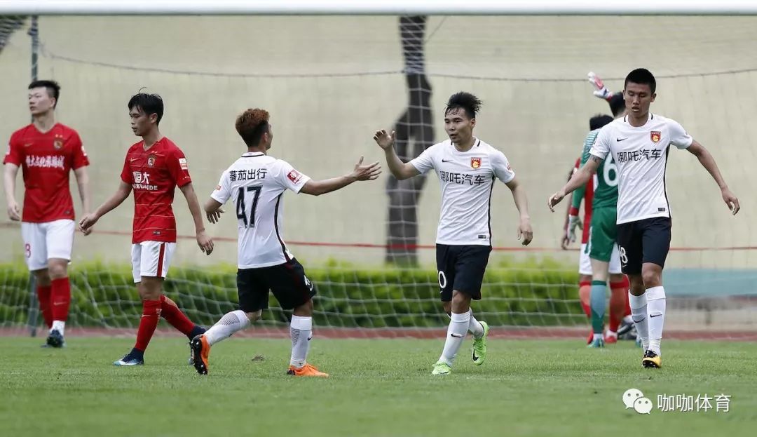  蒙彼利埃定位球战术奏效，头球制胜全取三分  